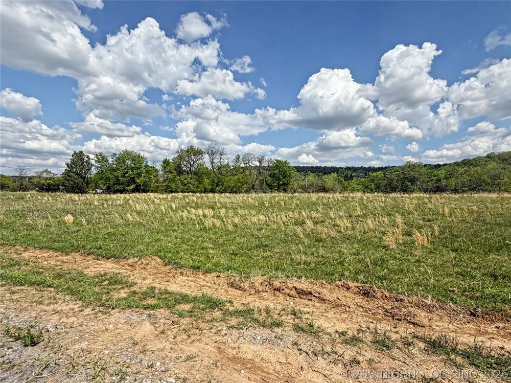 404 S Thunder Road Fort Gibson, OK 74434