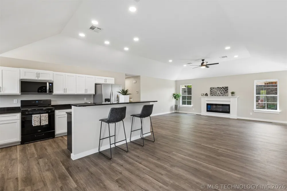 107 W Vine Street Cushing, OK 74023