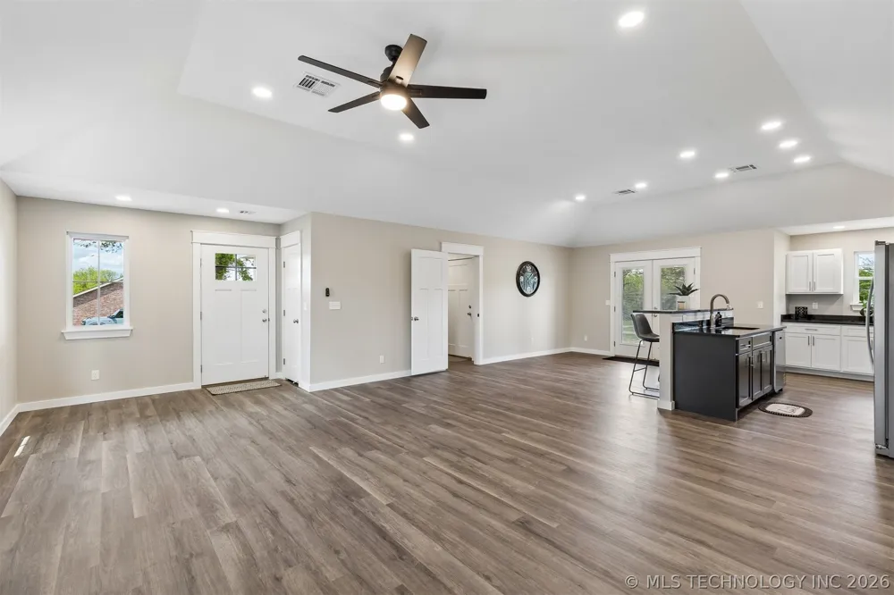 107 W Vine Street Cushing, OK 74023