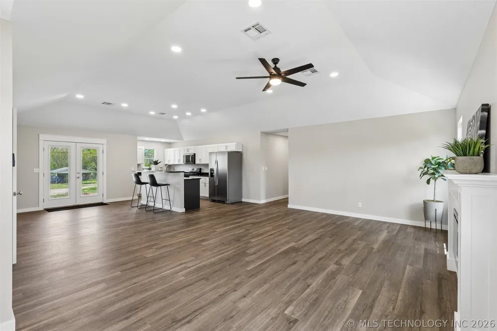 107 W Vine Street Cushing, OK 74023