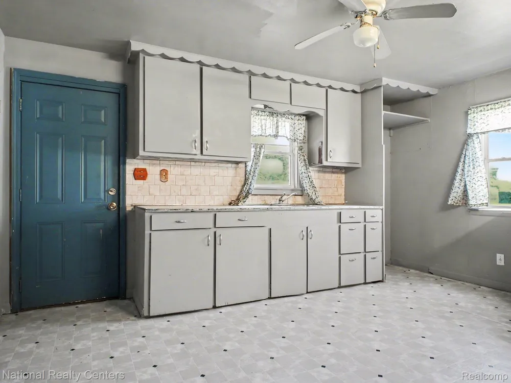 516 Roosevelt Avenue Mt Morris City, MI 48458
