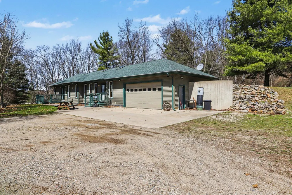8362 E River Road Emmett Charter Township, MI 49014