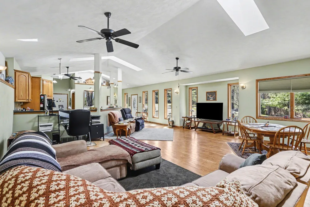 8362 E River Road Emmett Charter Township, MI 49014