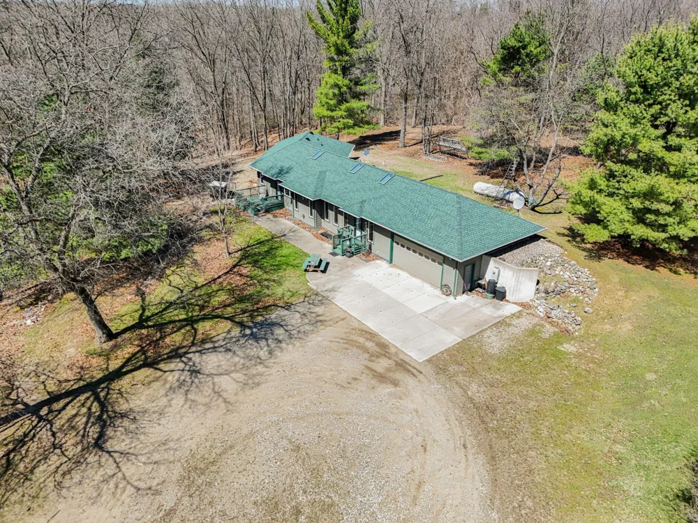 8362 E River Road Emmett Charter Township, MI 49014