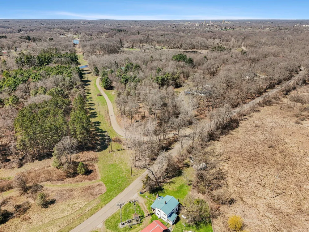 8362 E River Road Emmett Charter Township, MI 49014