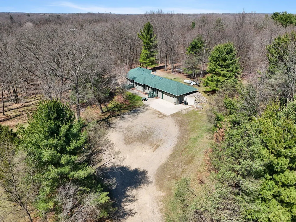 8362 E River Road Emmett Charter Township, MI 49014