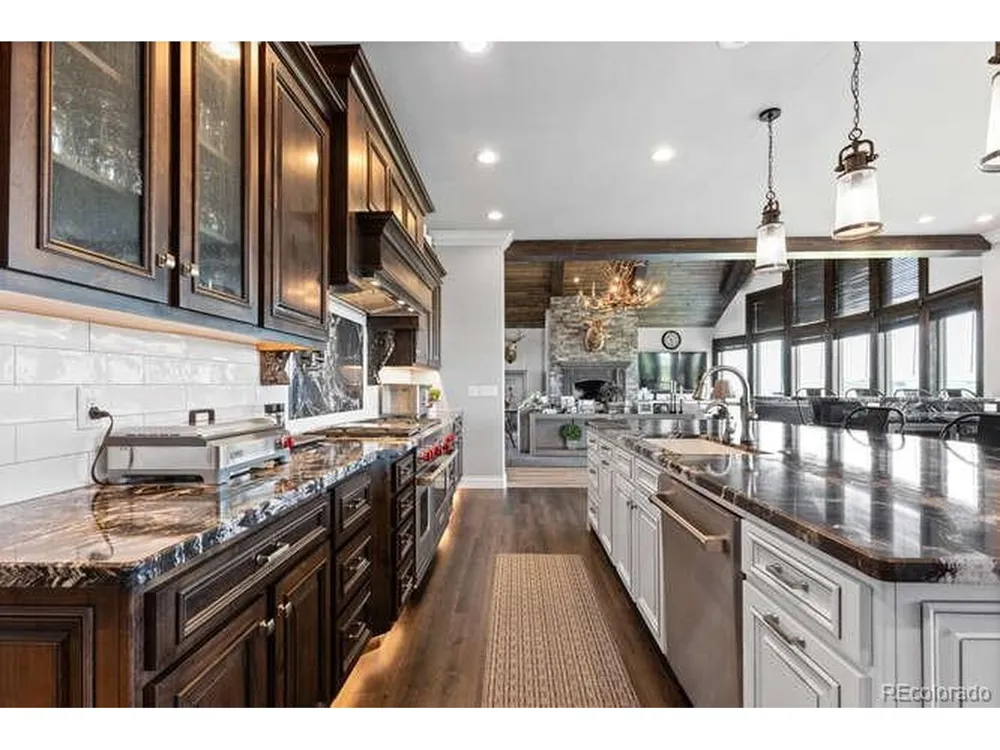 15295 E Cherry Creek Road Larkspur, CO 80118