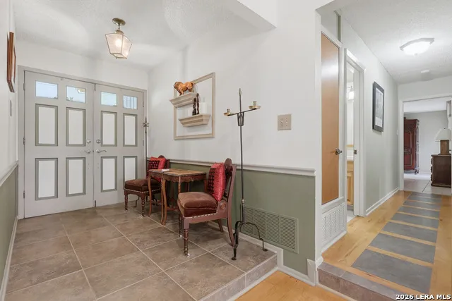 228 Sagecrest Hollywood Park, TX 78232