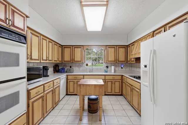 228 Sagecrest Hollywood Park, TX 78232