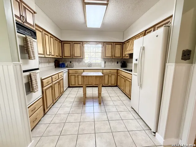 228 Sagecrest Hollywood Park, TX 78232