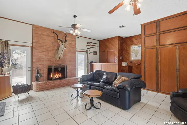 228 Sagecrest Hollywood Park, TX 78232
