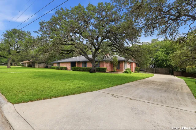 228 Sagecrest Hollywood Park, TX 78232