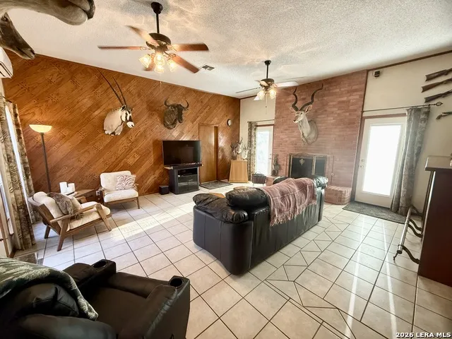 228 Sagecrest Hollywood Park, TX 78232