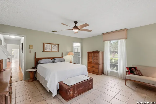 228 Sagecrest Hollywood Park, TX 78232