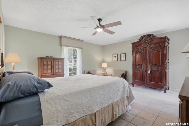 228 Sagecrest Hollywood Park, TX 78232