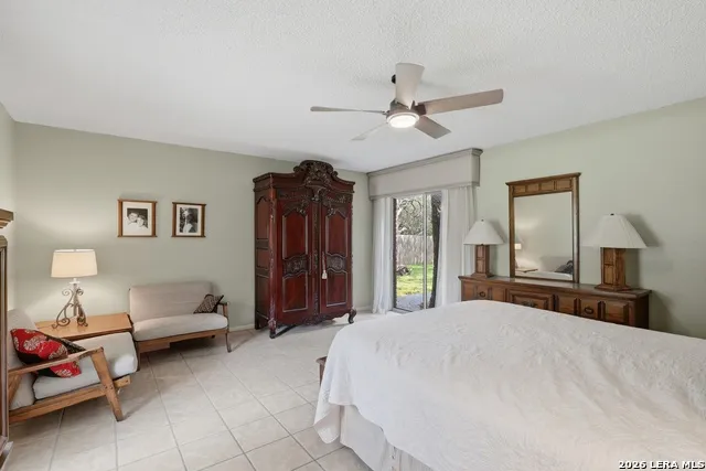 228 Sagecrest Hollywood Park, TX 78232