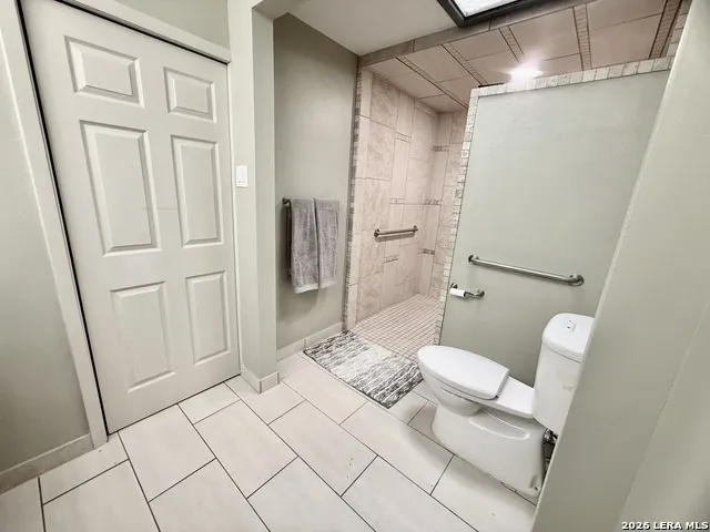 228 Sagecrest Hollywood Park, TX 78232