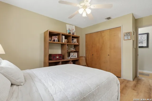 228 Sagecrest Hollywood Park, TX 78232