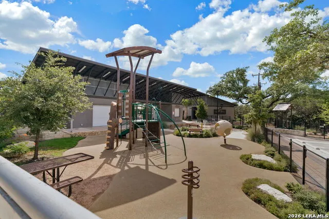 228 Sagecrest Hollywood Park, TX 78232