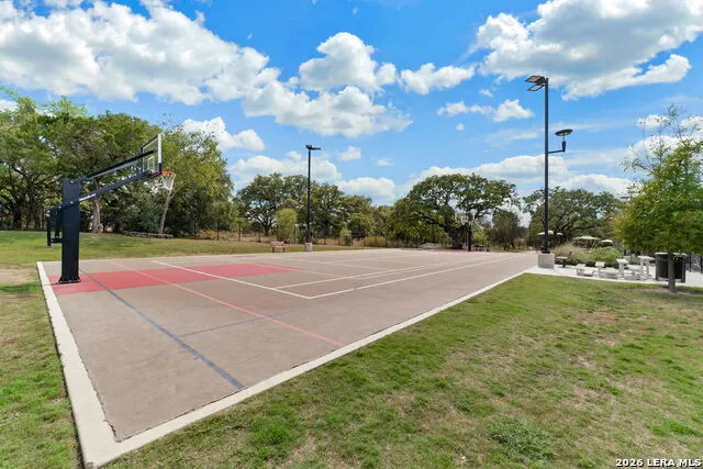 228 Sagecrest Hollywood Park, TX 78232