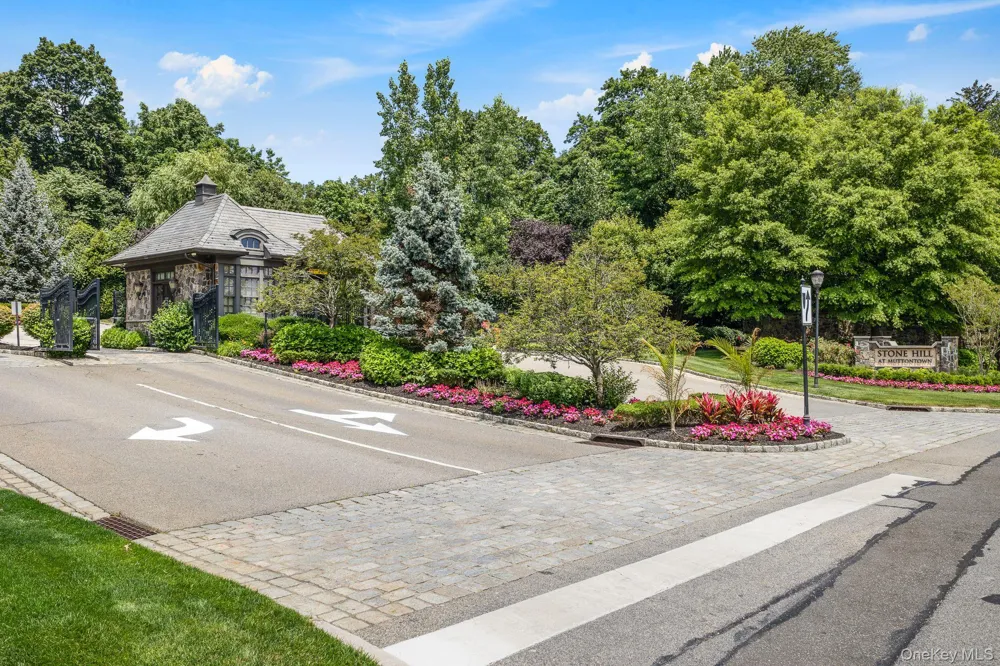 9 Earle Drive Muttontown, NY 11791