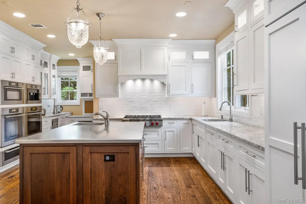 9 Earle Drive Muttontown, NY 11791