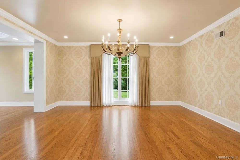 9 Earle Drive Muttontown, NY 11791