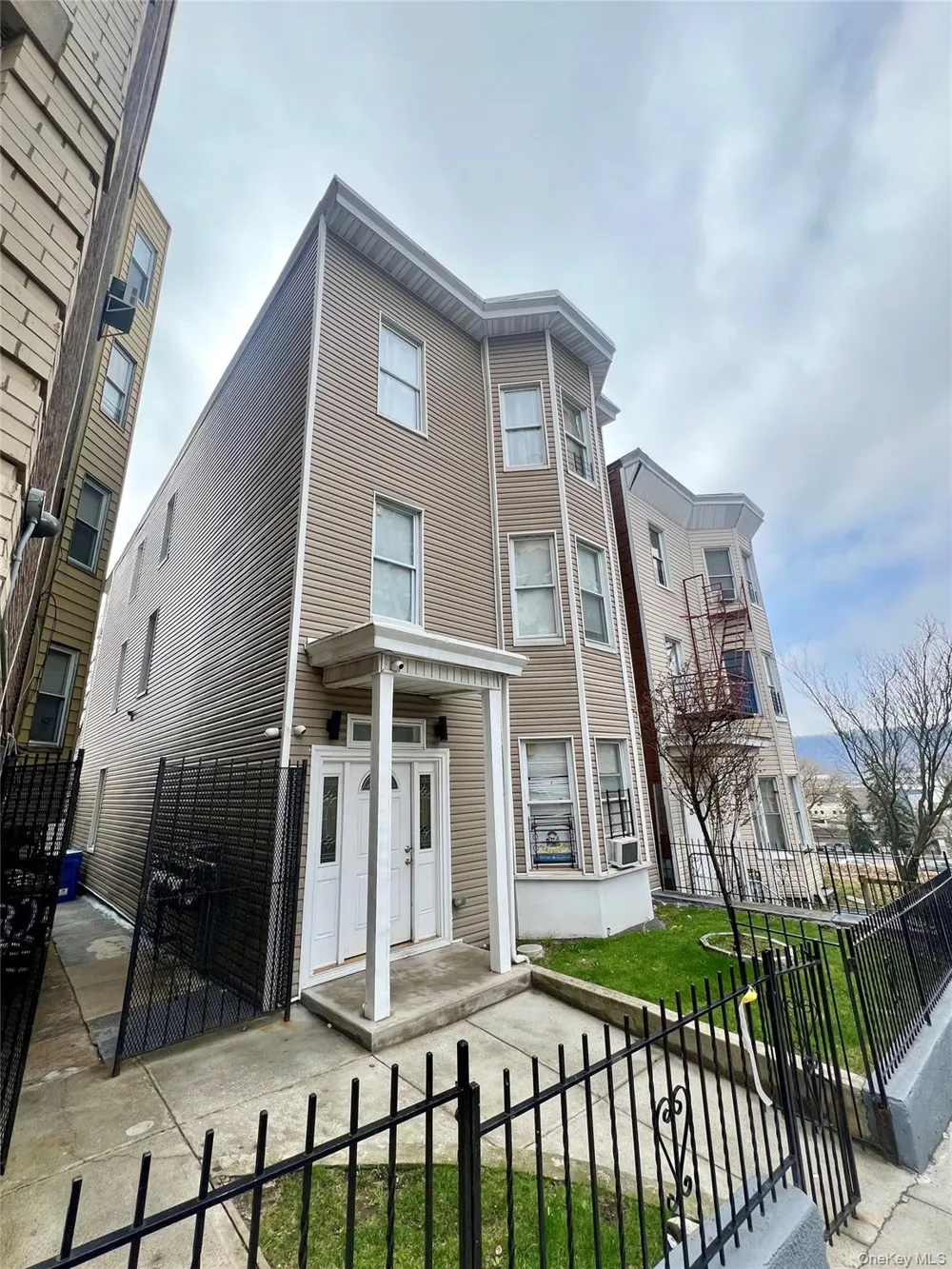 30 Ashburton Avenue Yonkers, NY 10701