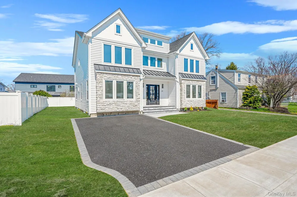 31 Libby Avenue Hicksville, NY 11801