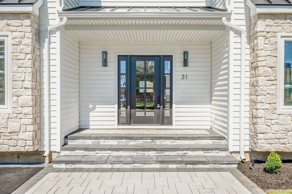 31 Libby Avenue Hicksville, NY 11801