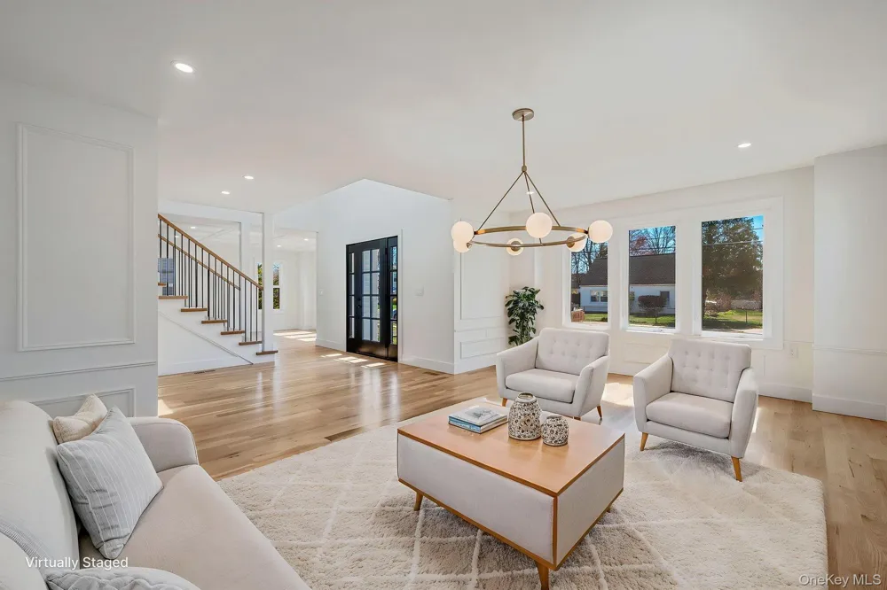 31 Libby Avenue Hicksville, NY 11801