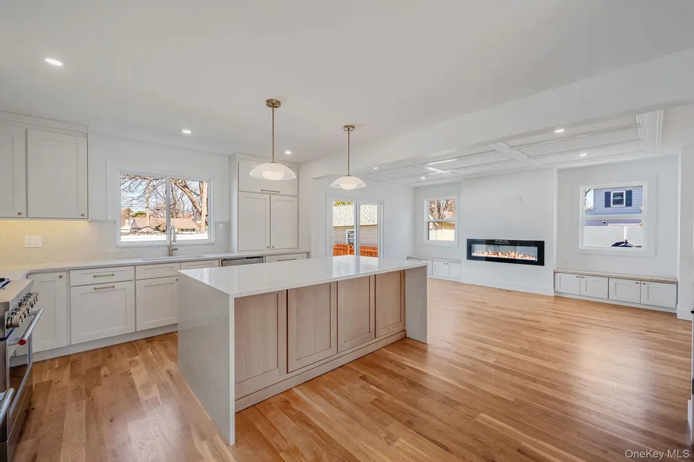 31 Libby Avenue Hicksville, NY 11801