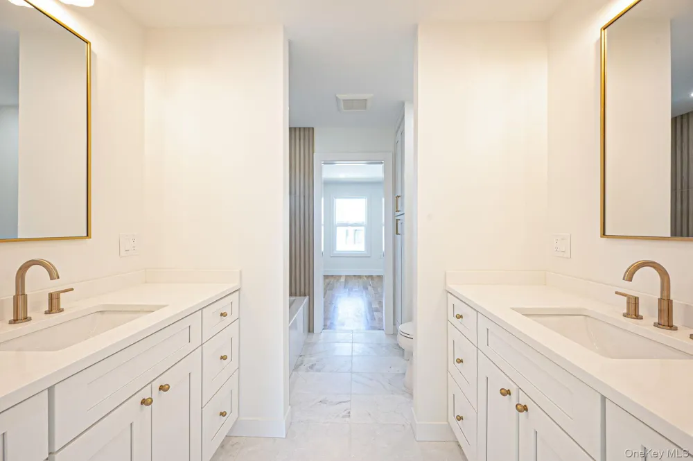 31 Libby Avenue Hicksville, NY 11801