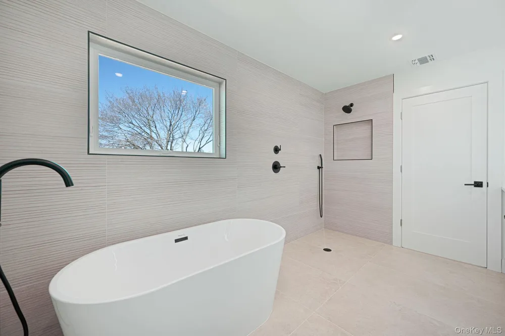 31 Libby Avenue Hicksville, NY 11801
