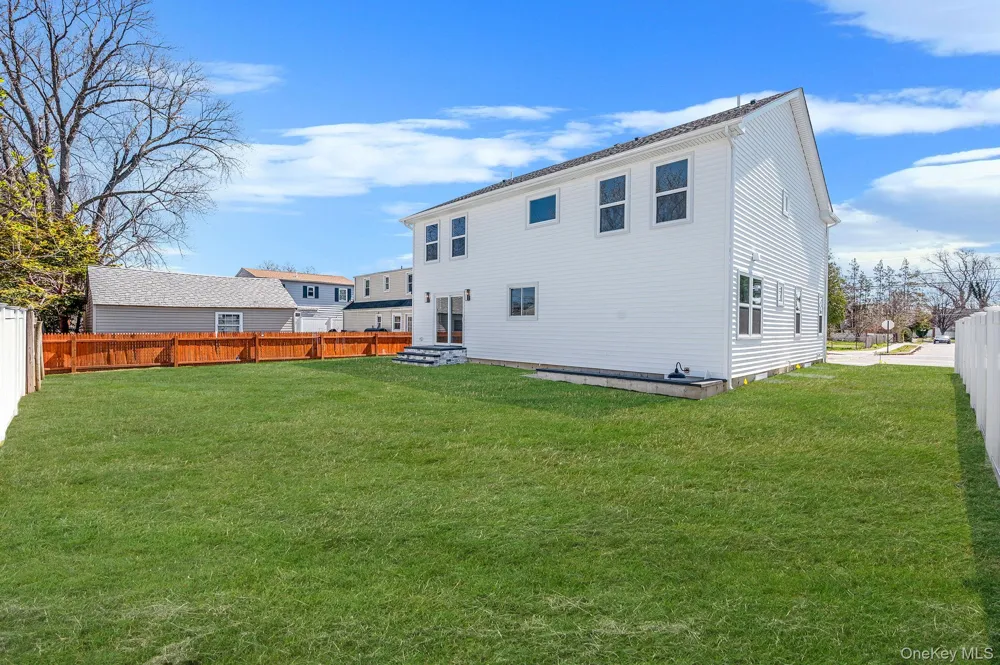 31 Libby Avenue Hicksville, NY 11801