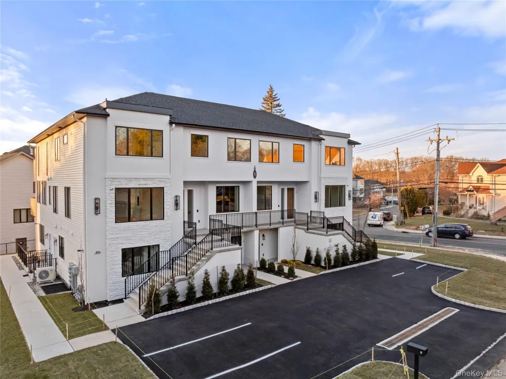 1 Dykstras Way W #201 Monsey, NY 10952