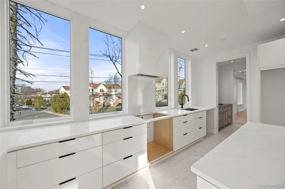 1 Dykstras Way W #201 Monsey, NY 10952