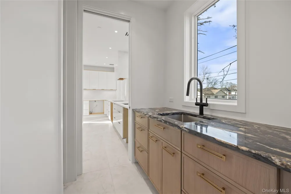 1 Dykstras Way W #201 Monsey, NY 10952