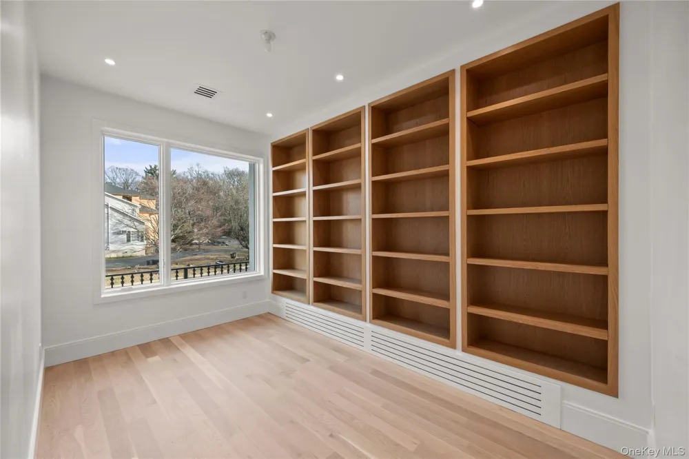 1 Dykstras Way W #201 Monsey, NY 10952