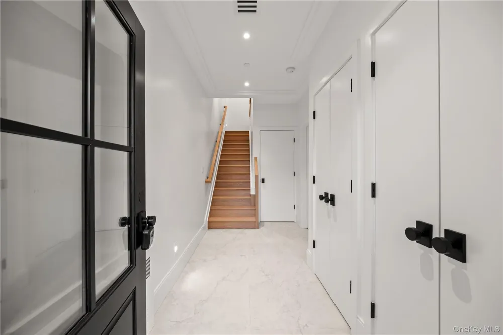 1 Dykstras Way W #201 Monsey, NY 10952
