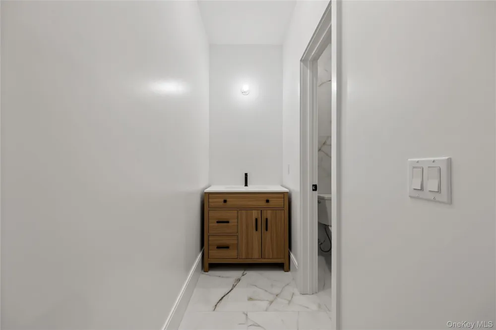 1 Dykstras Way W #201 Monsey, NY 10952