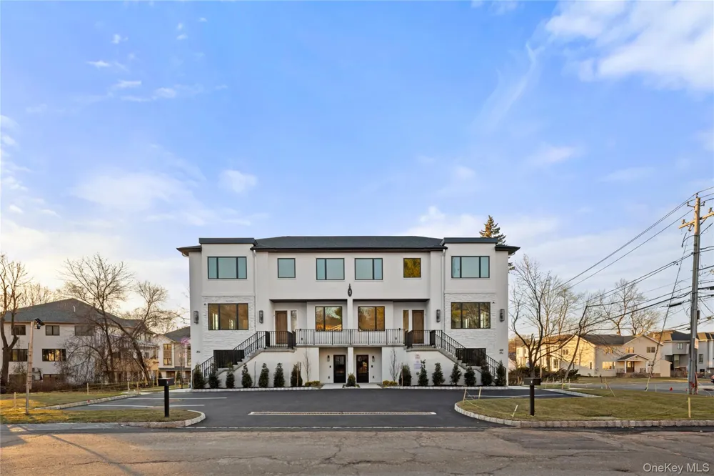 1 Dykstras Way W #201 Monsey, NY 10952
