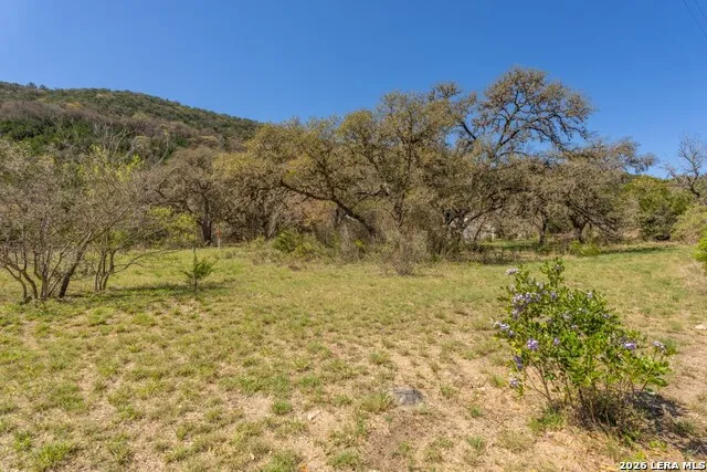 3655 North Seco Road Utopia, TX 78884