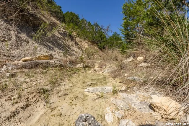 3655 North Seco Road Utopia, TX 78884