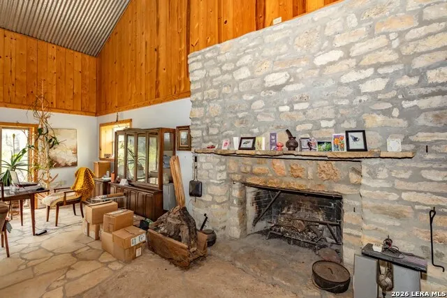 3655 North Seco Road Utopia, TX 78884