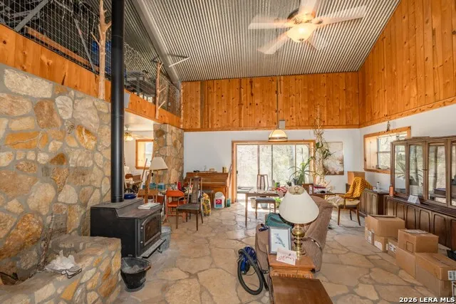 3655 North Seco Road Utopia, TX 78884
