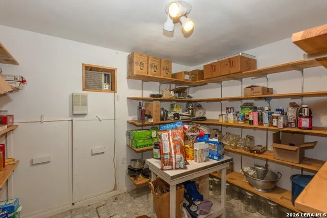 3655 North Seco Road Utopia, TX 78884