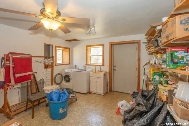 3655 North Seco Road Utopia, TX 78884