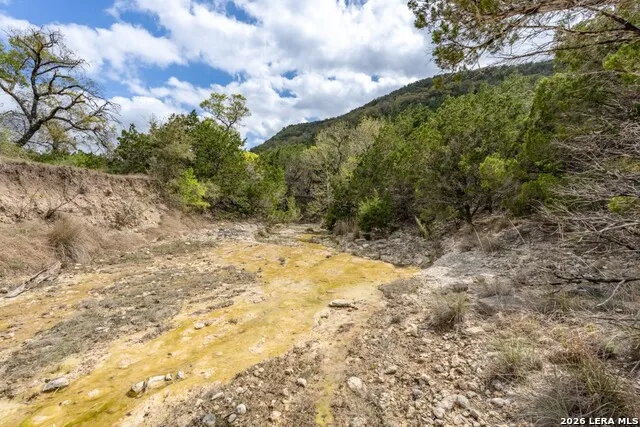 3655 North Seco Road Utopia, TX 78884