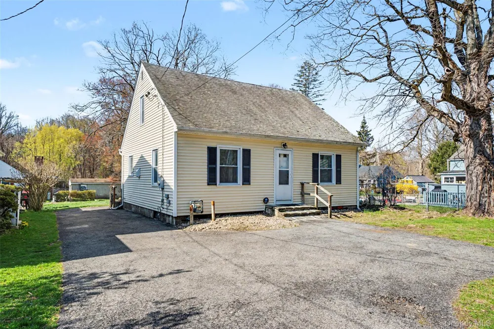 15 Forge Hill Road New Windsor, NY 12553